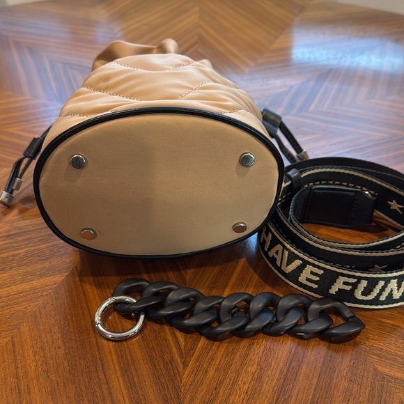 Zara “Have Fun” Bucket Sling - Picture 4 of 6